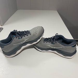 Mizuno wave sky 05 running shoes - size 8.5